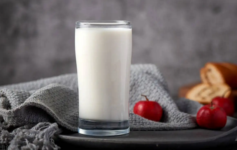 网传喝牛奶可以治疗高血压，是不是骗人的，有没有科学依据？