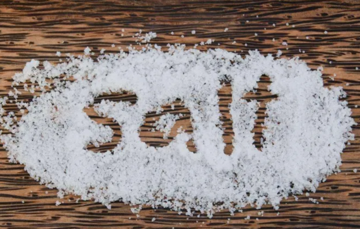 骨关节病人为什么要限盐？盐与钙的竞争